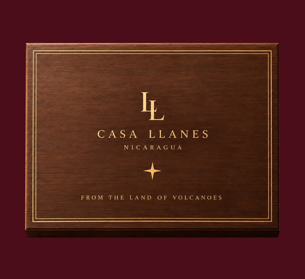 CASA LLANES the box